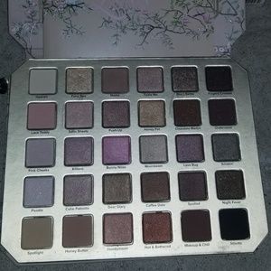 Too Faced Makeup - Too Face Natural Love Eyeshadow Palette Too Faced Makeup - Too Face Natural Love Eyeshadow Palette